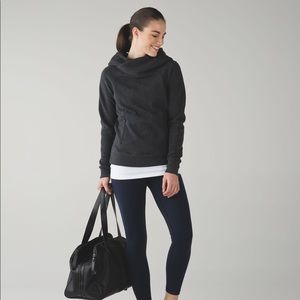 Lululemon under wraps pullover size 10